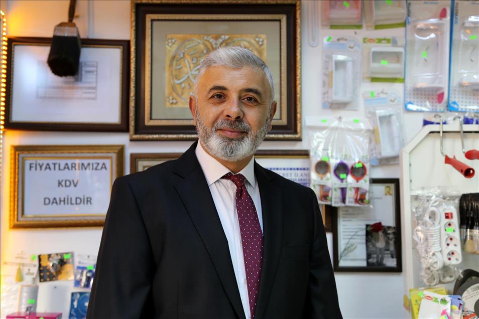 Esnaftan "sokak temizliği"nde örnek davranış