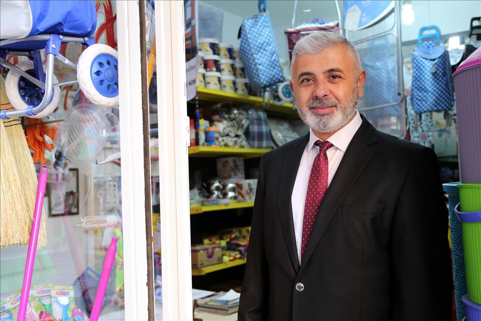 Esnaftan "sokak temizliği"nde örnek davranış