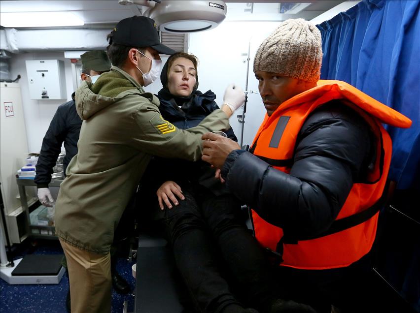 Türk sahil güvenlikten göçmenlere "şefkat eli"