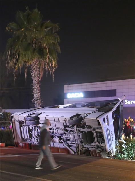 Antalya'da trafik kazası: 20 yaralı