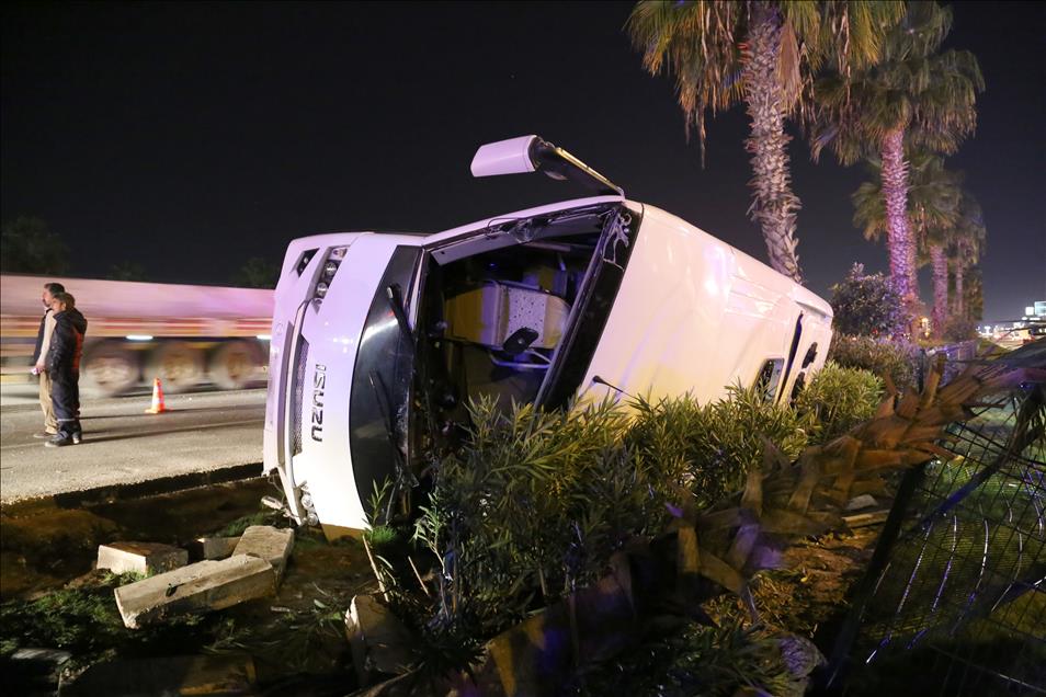 Antalya'da trafik kazası: 20 yaralı