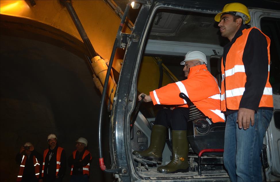İstanbul-İzmir Otoyolu Selçukgazi Tüneli'nde "ışık göründü"