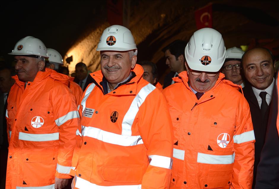 İstanbul-İzmir Otoyolu Selçukgazi Tüneli'nde "ışık göründü"