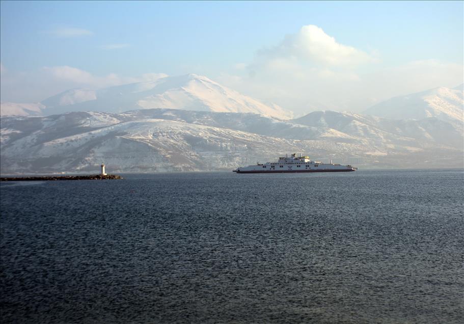 Yeni feribot Van Gölü'nde ilk seferini yaptı