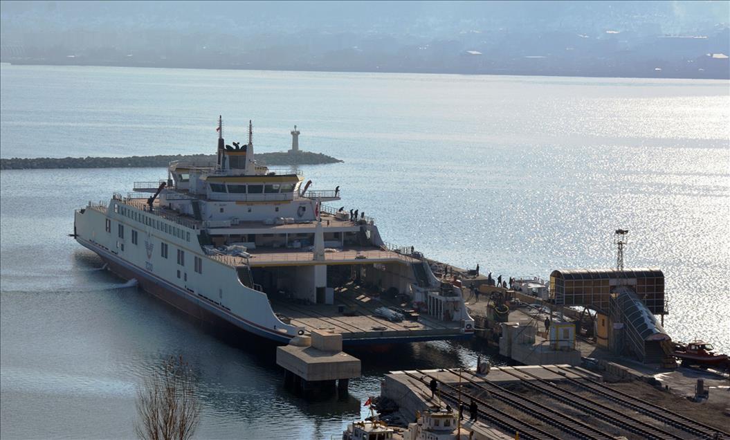 Yeni feribot Van Gölü'nde ilk seferini yaptı
