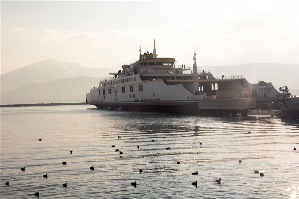 Yeni feribot Van Gölü'nde ilk seferini yaptı