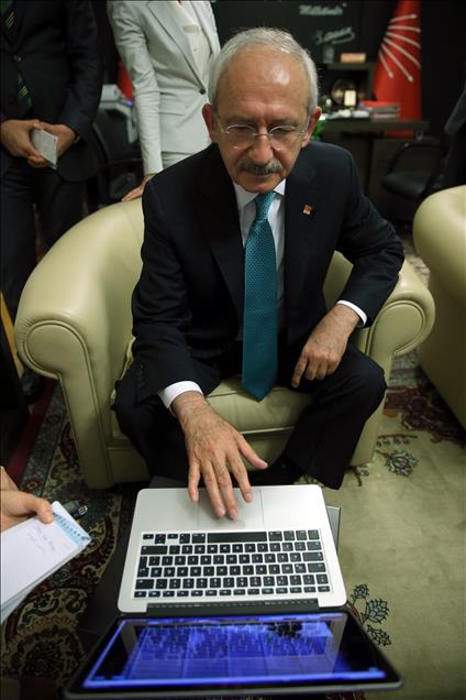 CHP Genel Başkanı Kılıçdaroğlu, AA'nın "Yılın Fotoğrafları" oylamasına katıldı