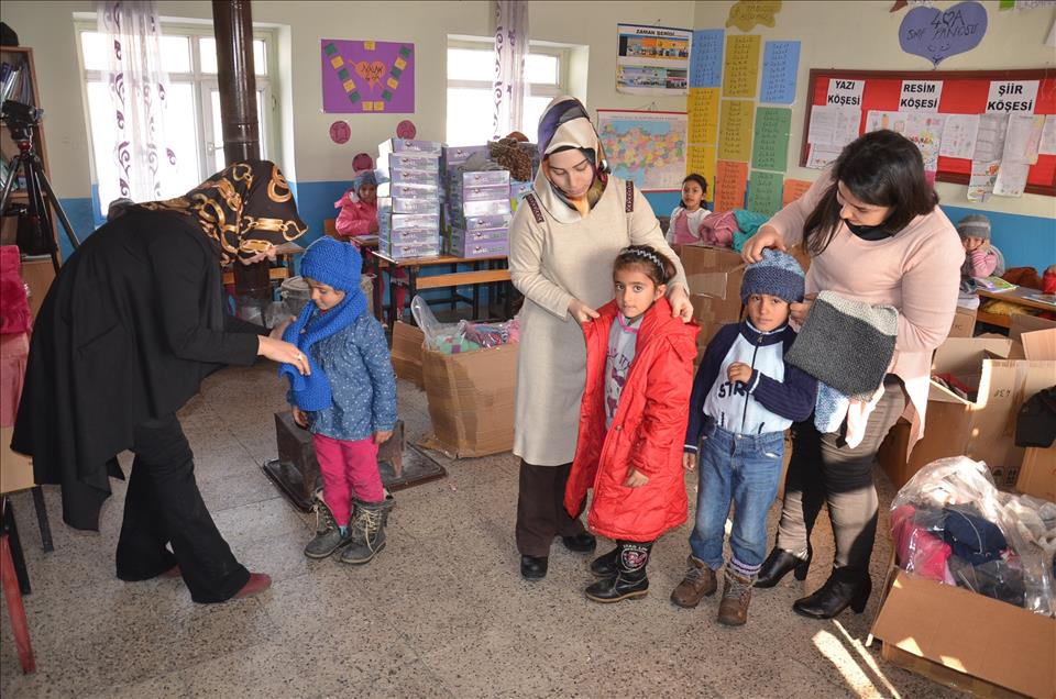 "Çalıkuşları" üşüyen çocukların umudu oldu