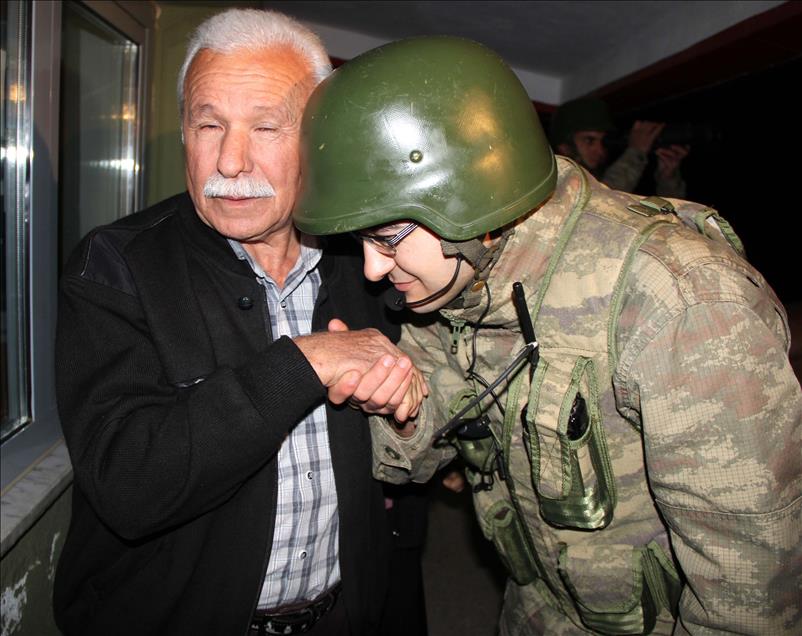Suriye sınırındaki Mehmetçik'e "çifte" yılbaşı sürprizi