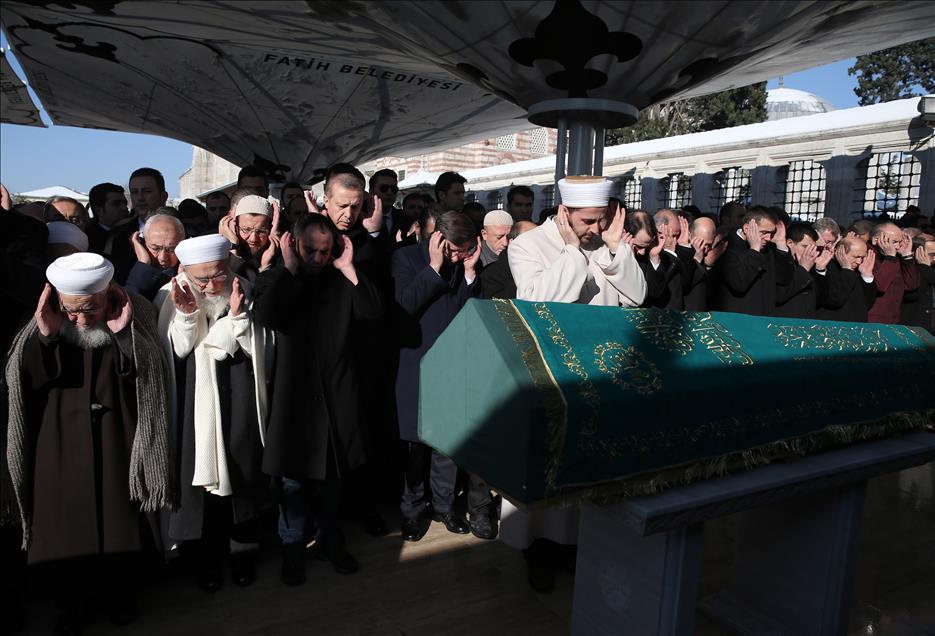 Gazeteci Karakaya son yolculuğuna uğurlanıyor