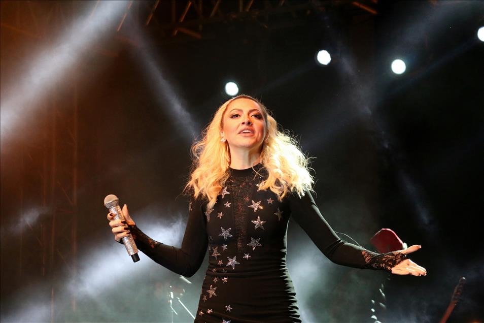 hadise hatay da konser verdi anadolu