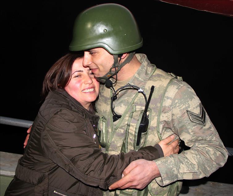 Mehmetçik'e canlı yayında yılbaşı sürprizi