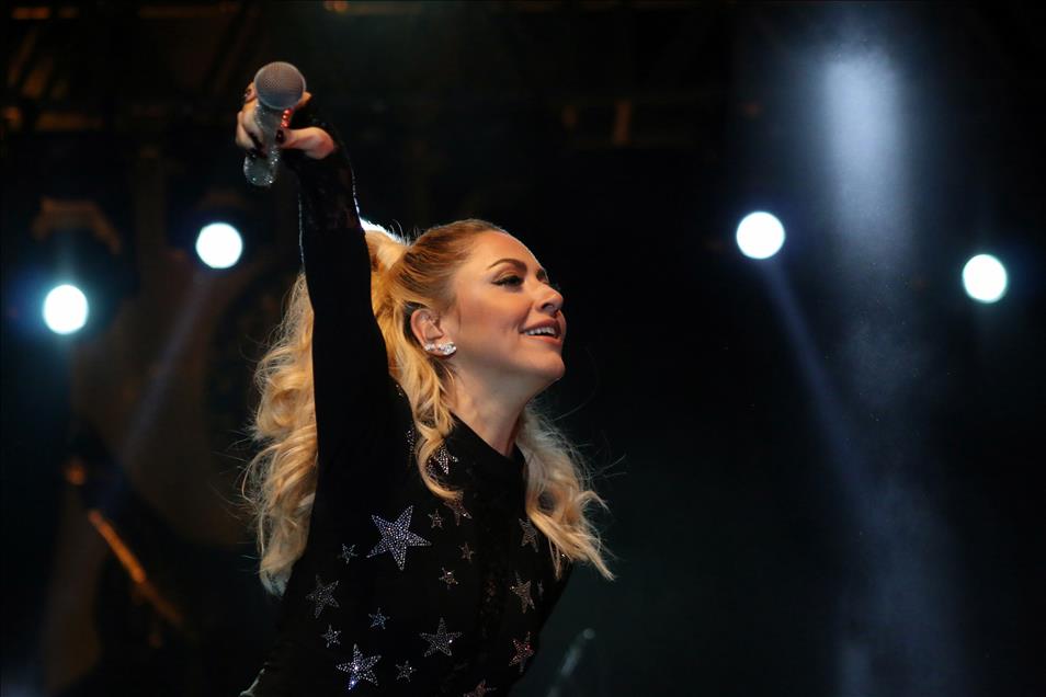 Hadise, Hatay'da konser verdi