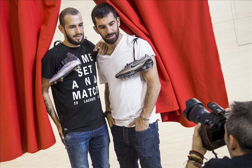 Aleix Vidal and Arda Turan photo session in Spain