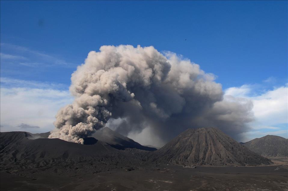 Endonezya'daki Bromo Dağı'nda volkanik hareketlilik