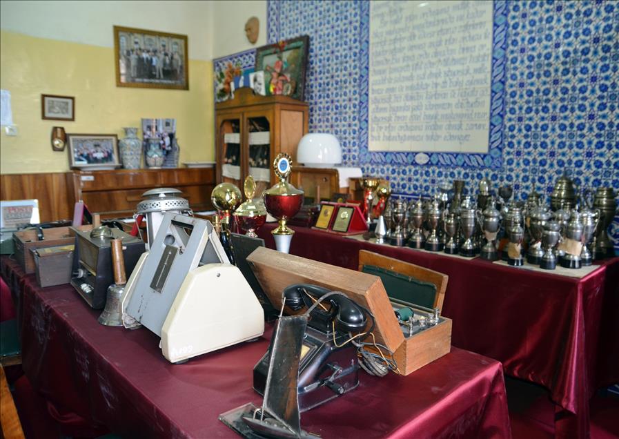 "Taş mektep" yıllara meydan okuyor