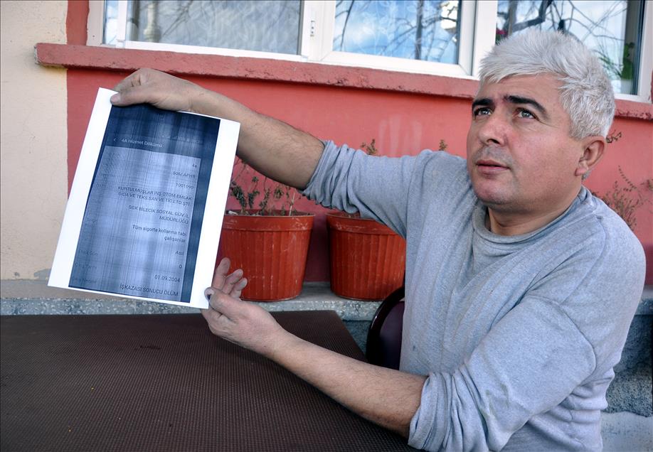 Emekli olabilmek için "yaşadığını" ispat etmek zorunda