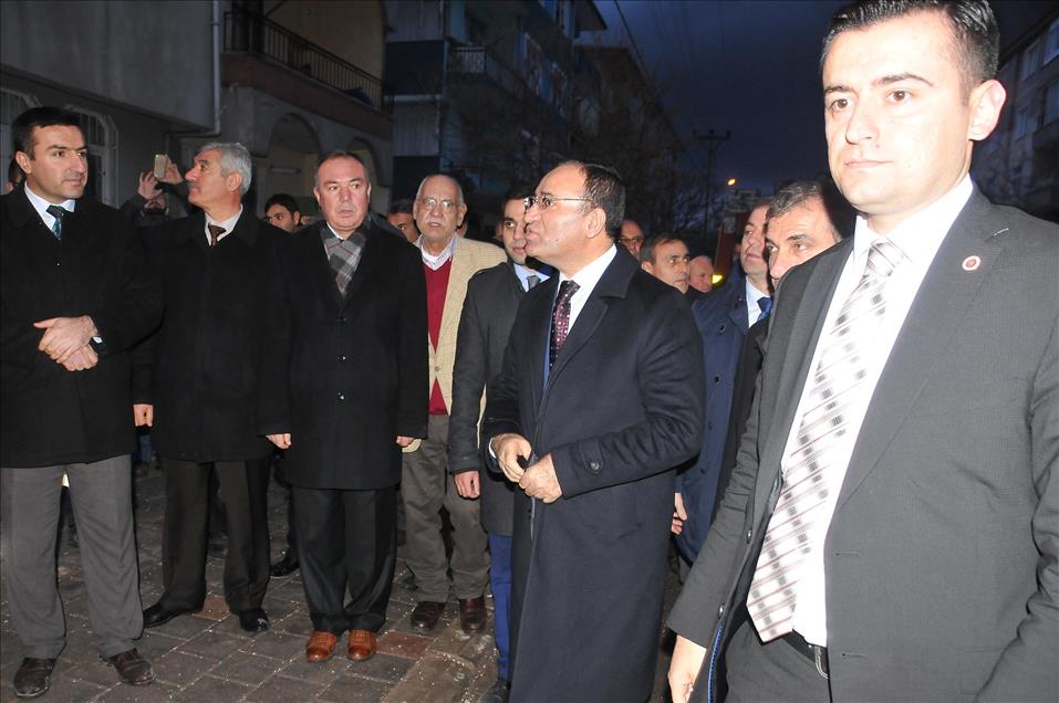 Yerköy'de hasarlı bina çöktü