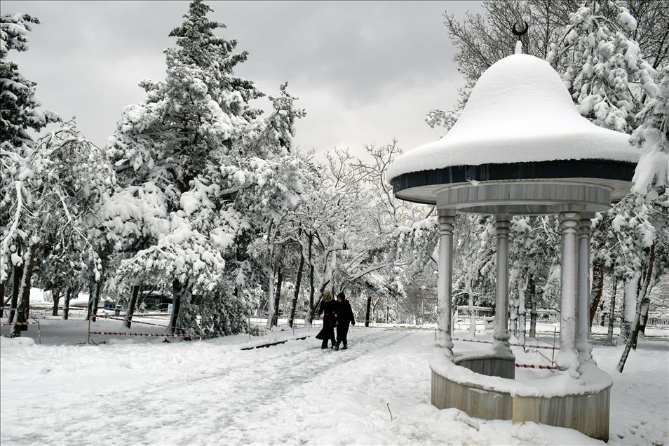 Çamlıca Tepesi'nden kar manzarası
