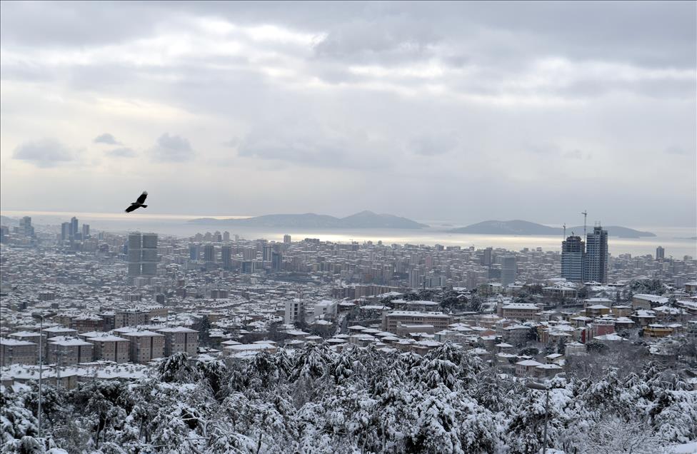 Çamlıca Tepesi'nden kar manzarası
