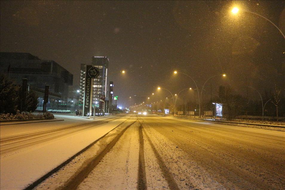 Ankara'da eğitime kar engeli