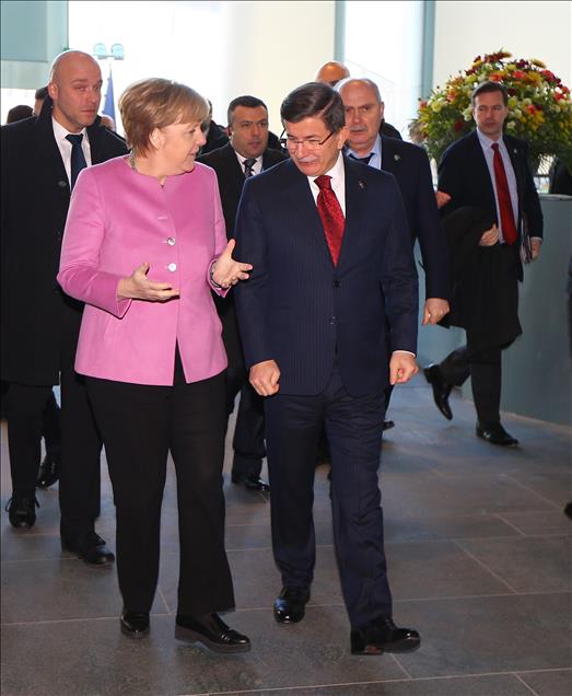 Başbakan Davutoğlu Almanya'da