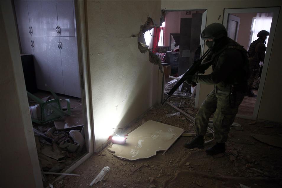 Cizre'de terör örgütü PKK'ya yönelik "Şehit Jandarma Astsubay Kıdemli Çavuş Burak Demirci" operasyonu sürüyor.