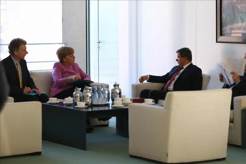 Başbakan Davutoğlu Berlin'de