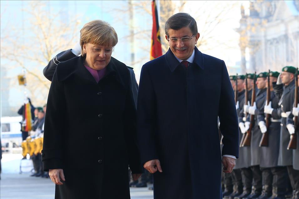Başbakan Davutoğlu Almanya'da