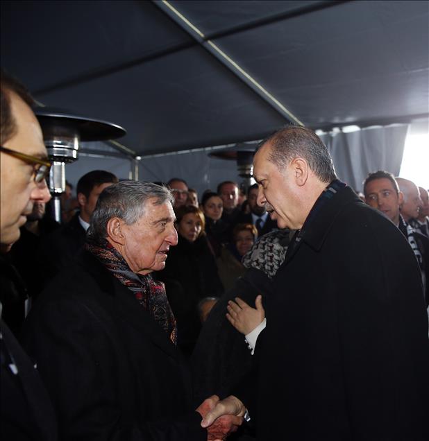 İş adamı Mustafa Koç son yolculuğuna uğurlanıyor