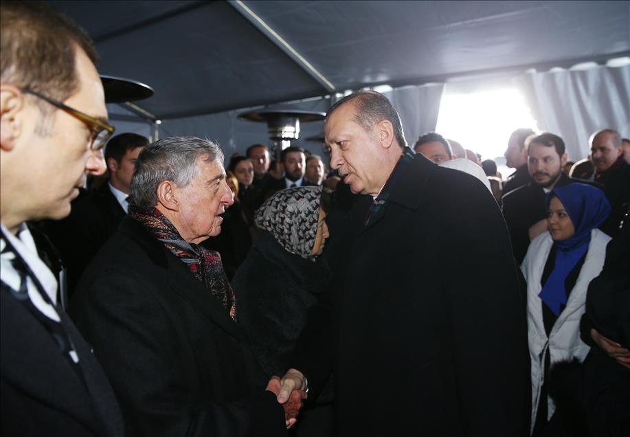 İş adamı Mustafa Koç son yolculuğuna uğurlanıyor