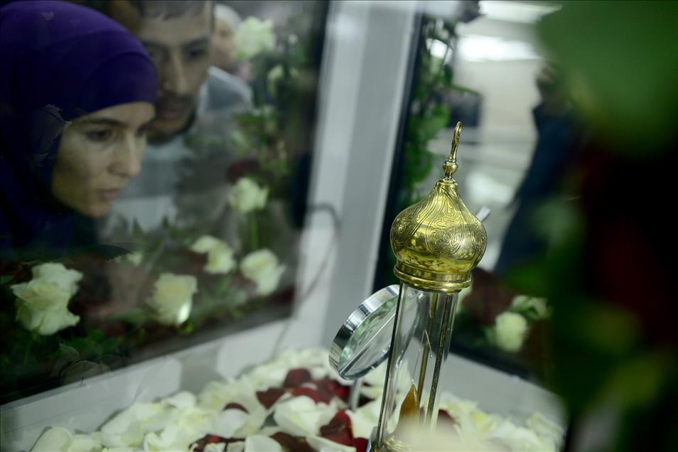 Hazreti Muhammed'in saçı Moskova'da ziyarete açıldı