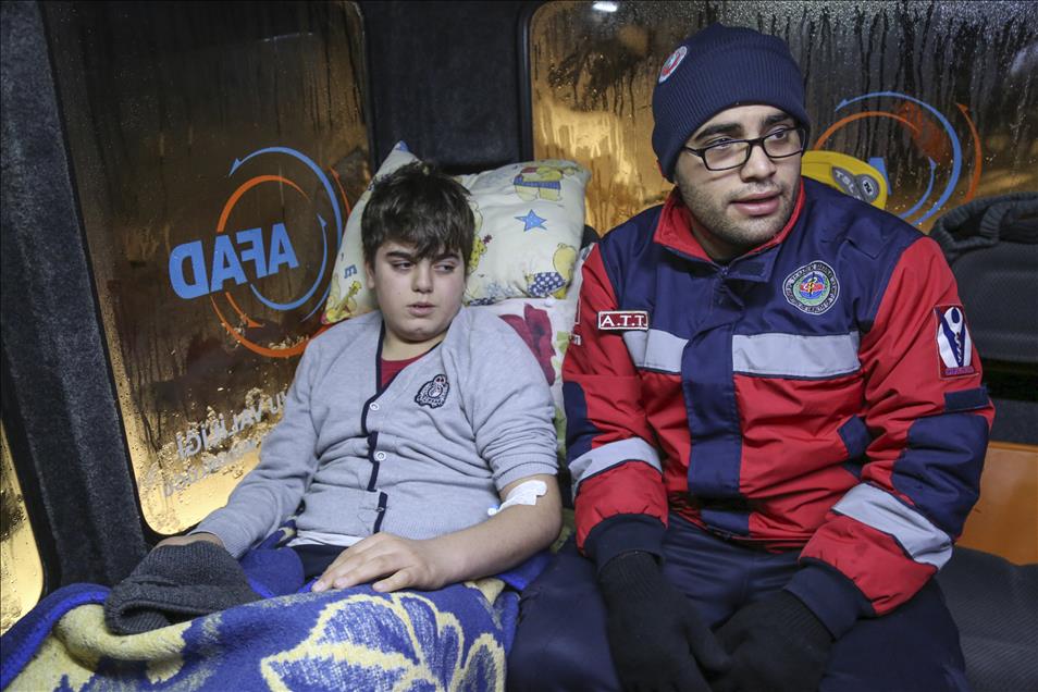 Karda mahsur kalan hastaların yardımına AFAD ve UMKE yetişti