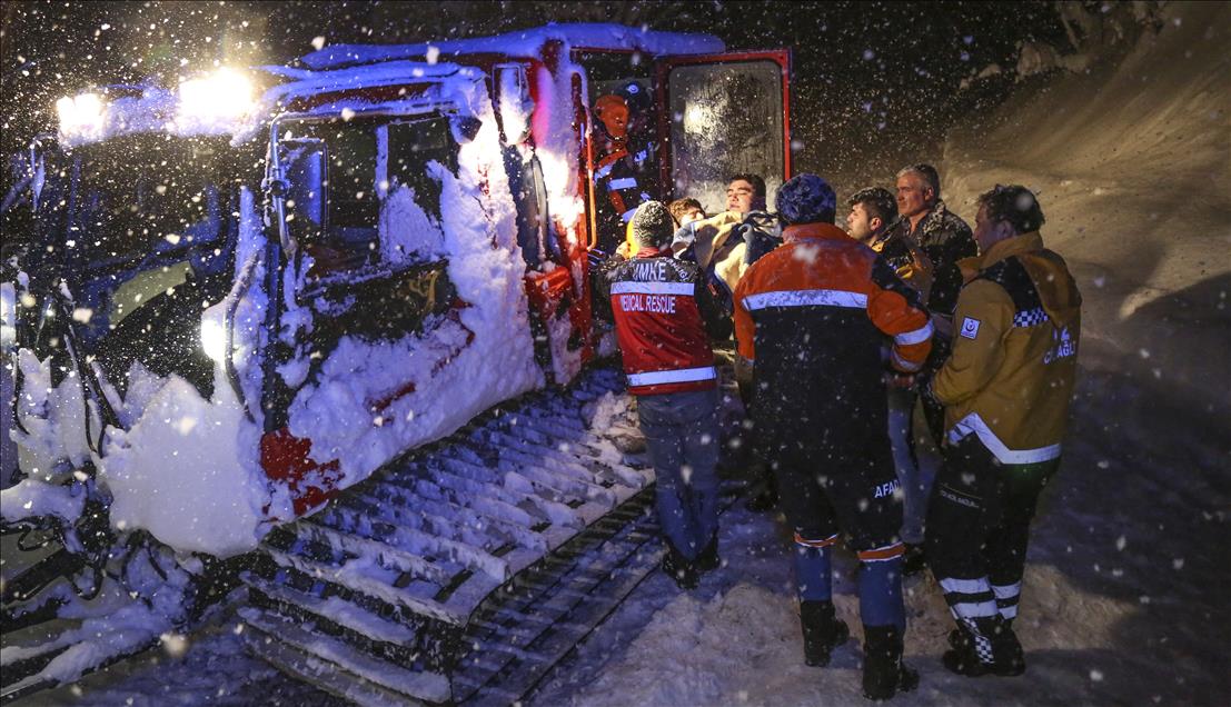 Karda mahsur kalan hastaların yardımına AFAD ve UMKE yetişti