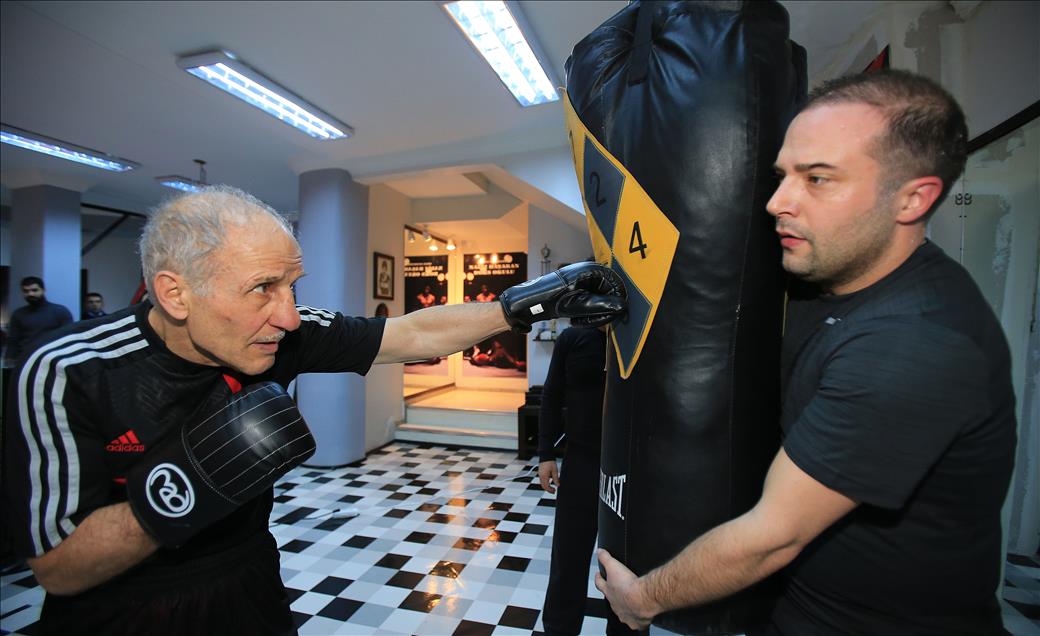 40 yıl sonra oğluyla ringe çıktı