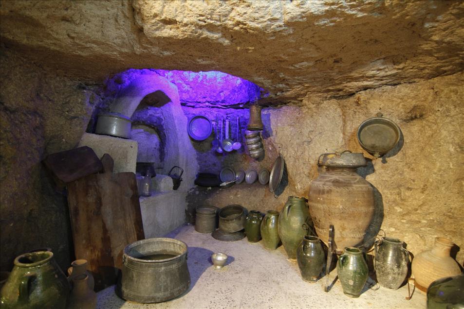 Satmaya kıyamadığı antika eşyaları müzede sergiliyor