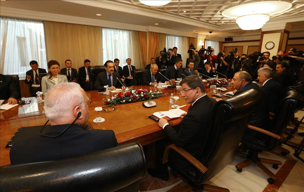 Başbakan Davutoğlu Kazakistan'da