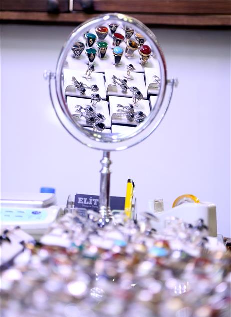 "Oltu taşı" sevgililer için şekillendirildi