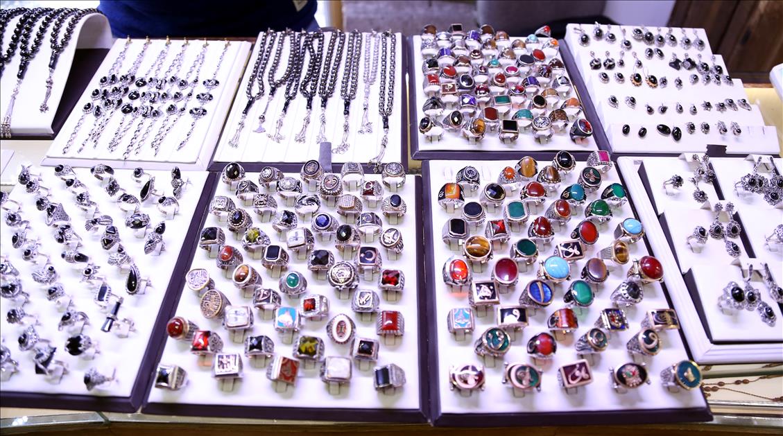 "Oltu taşı" sevgililer için şekillendirildi