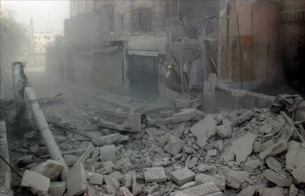 Rus uçakları Halep'te sivil yerleşim yerine saldırdı