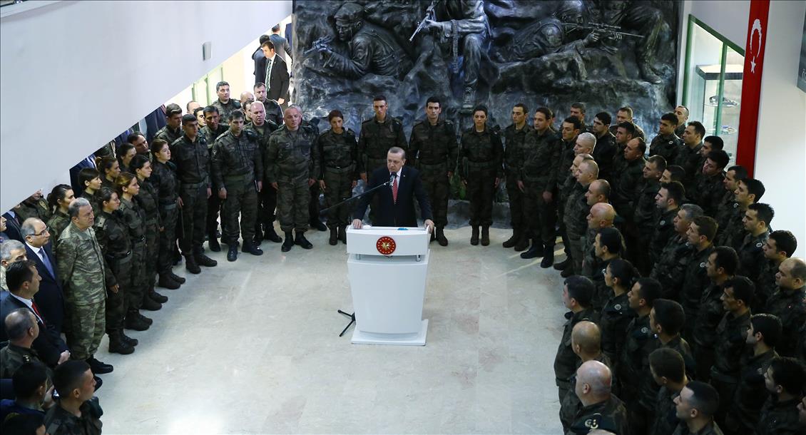 Cumhurbaşkanı Erdoğan, Emniyet Genel Müdürlüğü Özel Harekat Dairesi Başkanlığını ziyaret etti