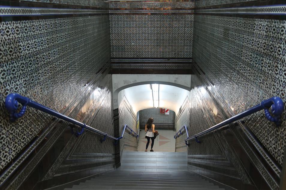 Buenos Aires metrosunda Endülüs Sanatı