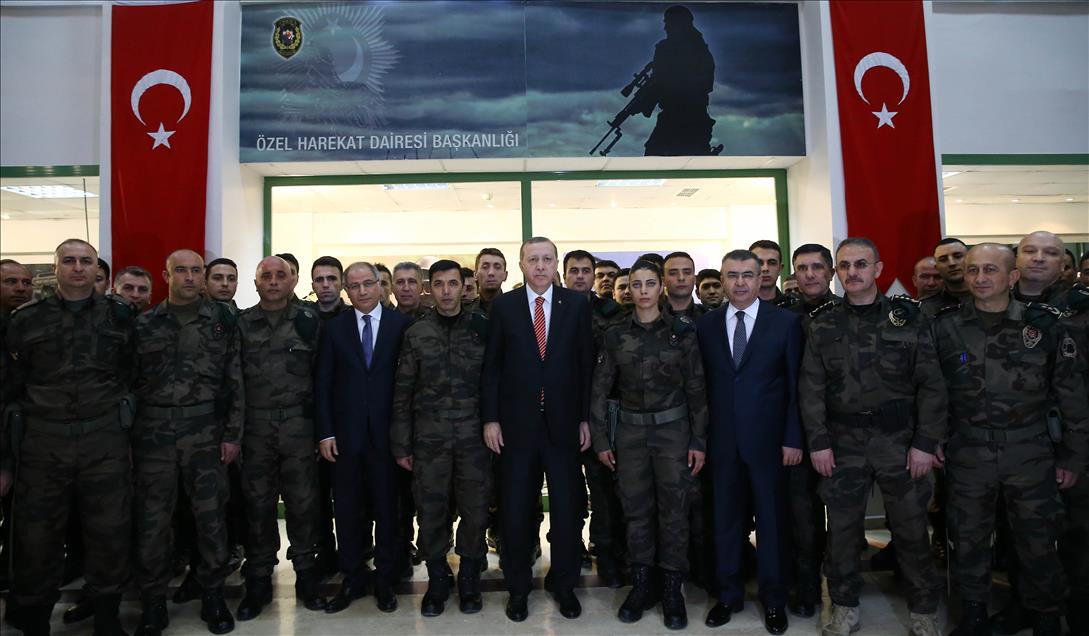 Cumhurbaşkanı Erdoğan, Emniyet Genel Müdürlüğü Özel Harekat Dairesi Başkanlığını ziyaret etti