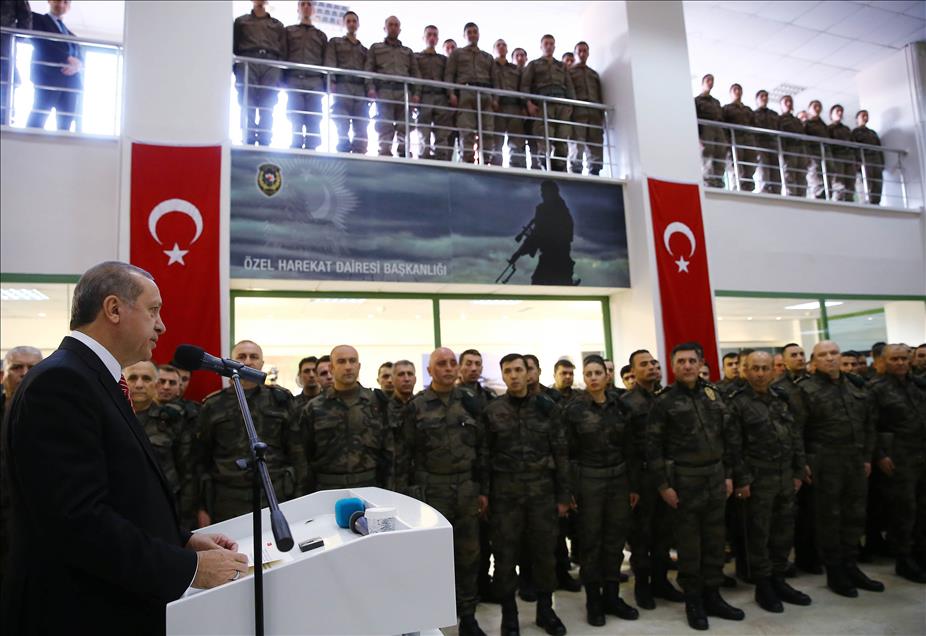 Cumhurbaşkanı Erdoğan, Emniyet Genel Müdürlüğü Özel Harekat Dairesi Başkanlığını ziyaret etti