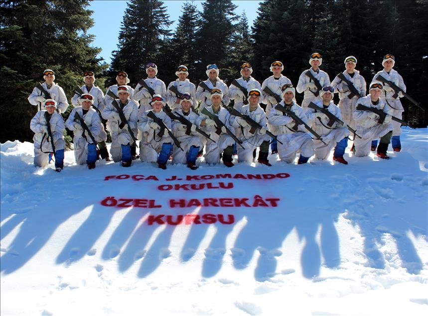 "Özel komando"lar Ilgaz Dağı'nda kış eğitiminde