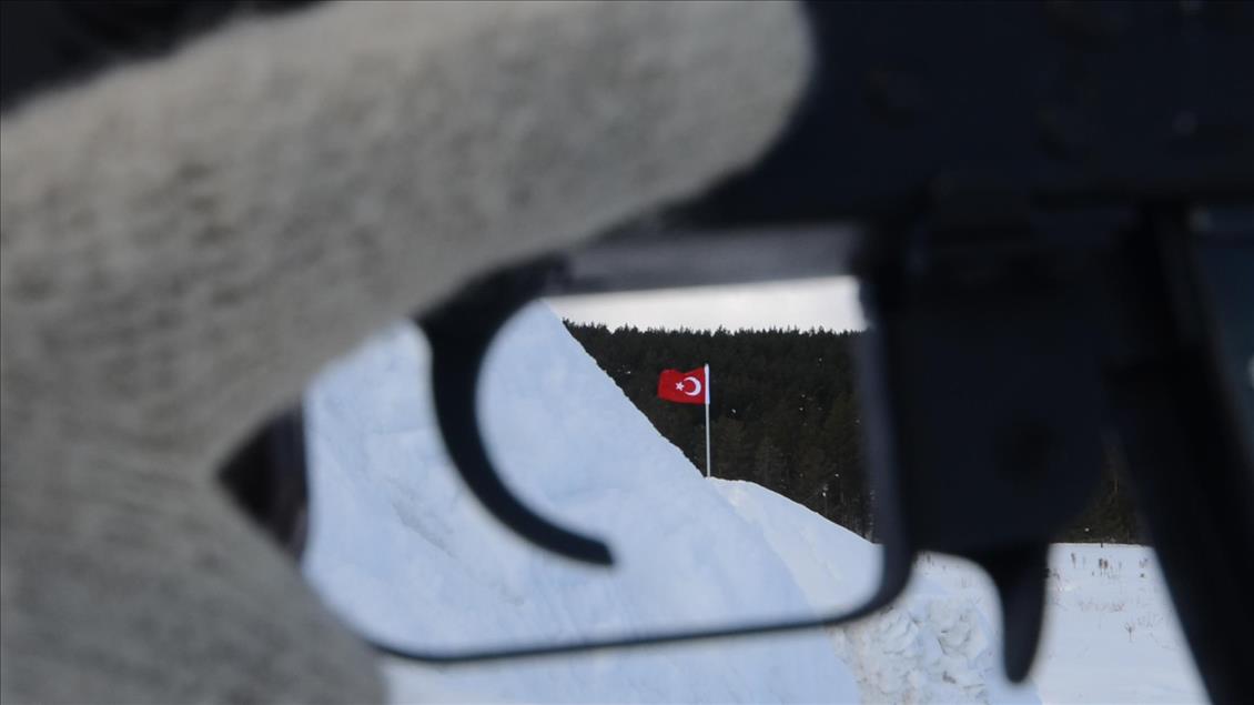 Komandolar zorlu kış eğitimini başarıyla tamamladı