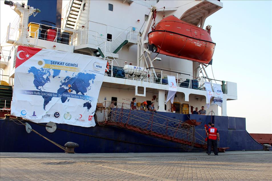 Yemen'e yardım götüren "Şefkat Gemisi" Aden'e ulaştı