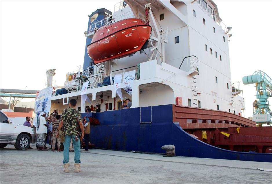 Yemen'e yardım götüren "Şefkat Gemisi" Aden'e ulaştı