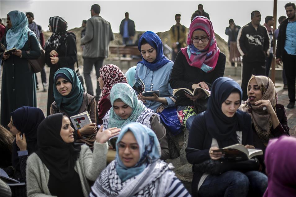 İsrail'in ihlallerine karşı "kitap okuma zinciri"
