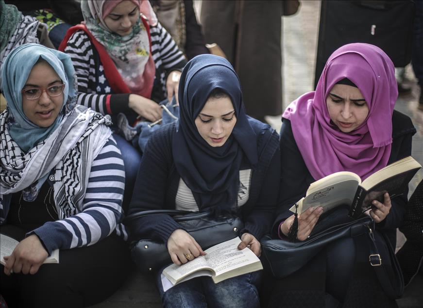İsrail'in ihlallerine karşı "kitap okuma zinciri"
